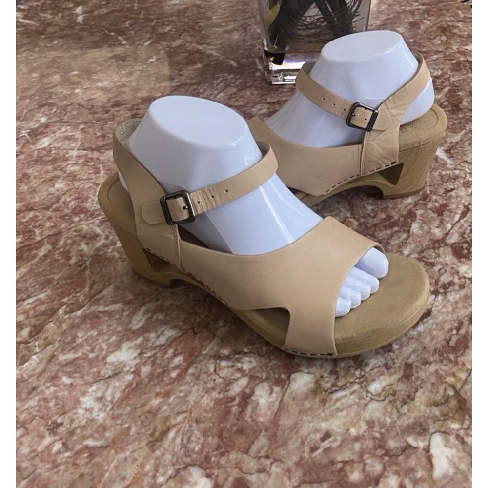 New Dansko Tasha Women's Natural /Beige Cut-Out Sandal Clogs 40/US 9.5-10, $149